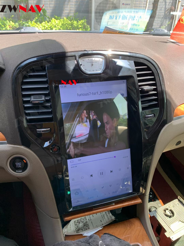 13,3-inch auto GPS-navigatie verticaal touchscreen voor Chrysler 300C